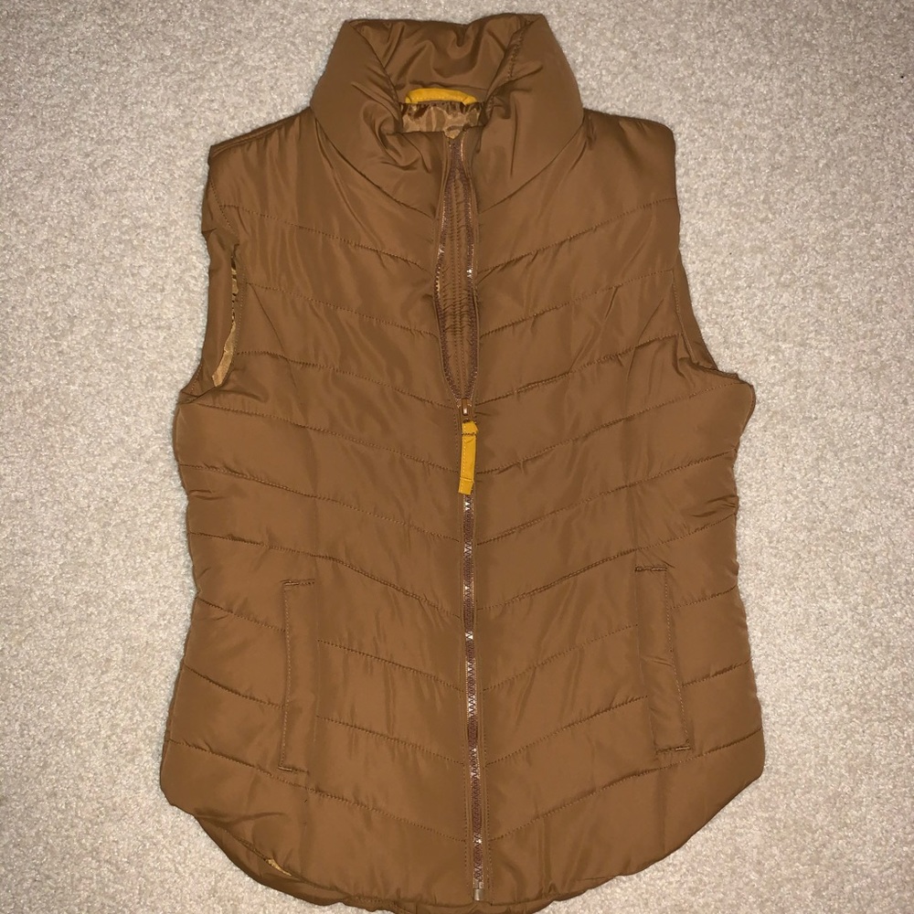 Aeropostale vest